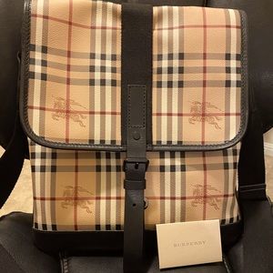 Burberry messenger/shoulder bag